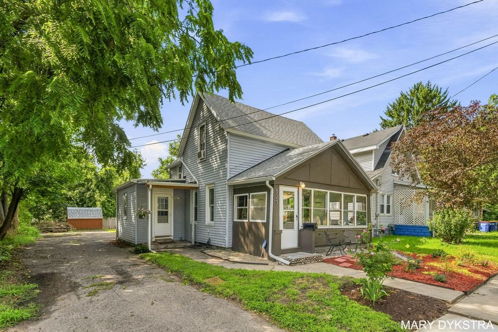823 Prospect Avenue NE, Grand Rapids, MI 49503