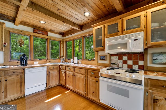 374 Wild Turkey Run, Tiger, GA 30576