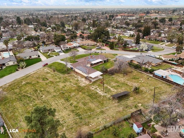 2712 Primera Vista, Bakersfield, CA 93306