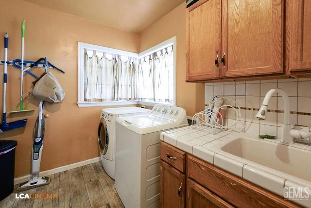 2712 Primera Vista, Bakersfield, CA 93306