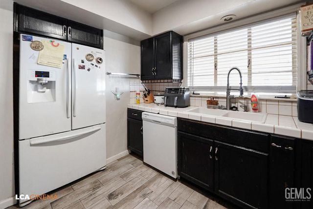 2712 Primera Vista, Bakersfield, CA 93306