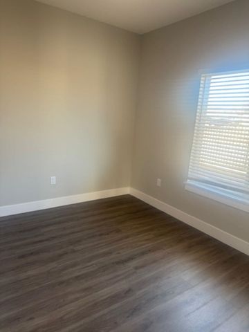 5196 N Honeylocust, Wichita, KS 67226