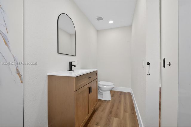 1170 NW 87th St, Miami, FL 33150