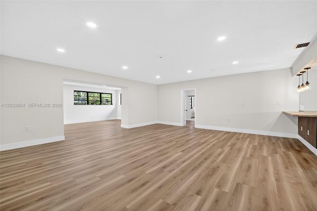 1170 NW 87th St, Miami, FL 33150