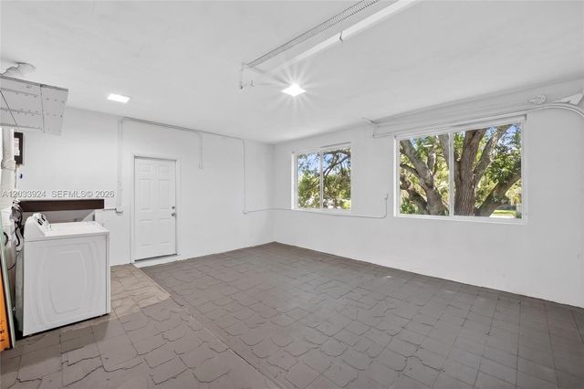 1170 NW 87th St, Miami, FL 33150