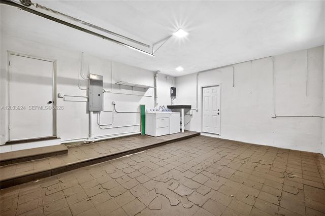 1170 NW 87th St, Miami, FL 33150