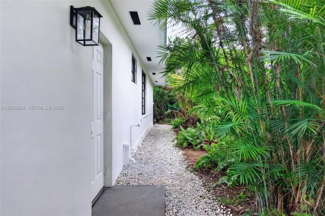 1170 NW 87th St, Miami, FL 33150
