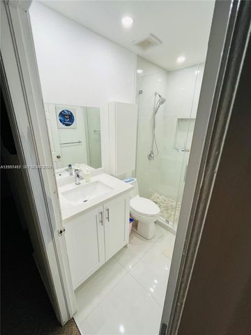 16453 SW 75th Ter, Miami, FL 33193