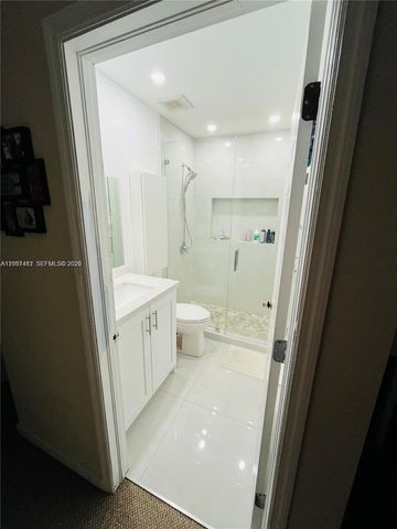 16453 SW 75th Ter, Miami, FL 33193