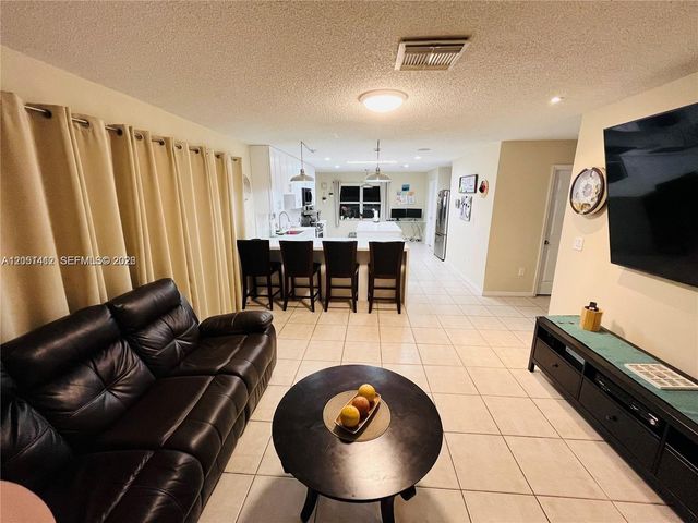 16453 SW 75th Ter, Miami, FL 33193