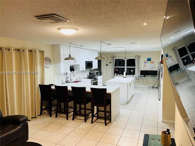16453 SW 75th Ter, Miami, FL 33193