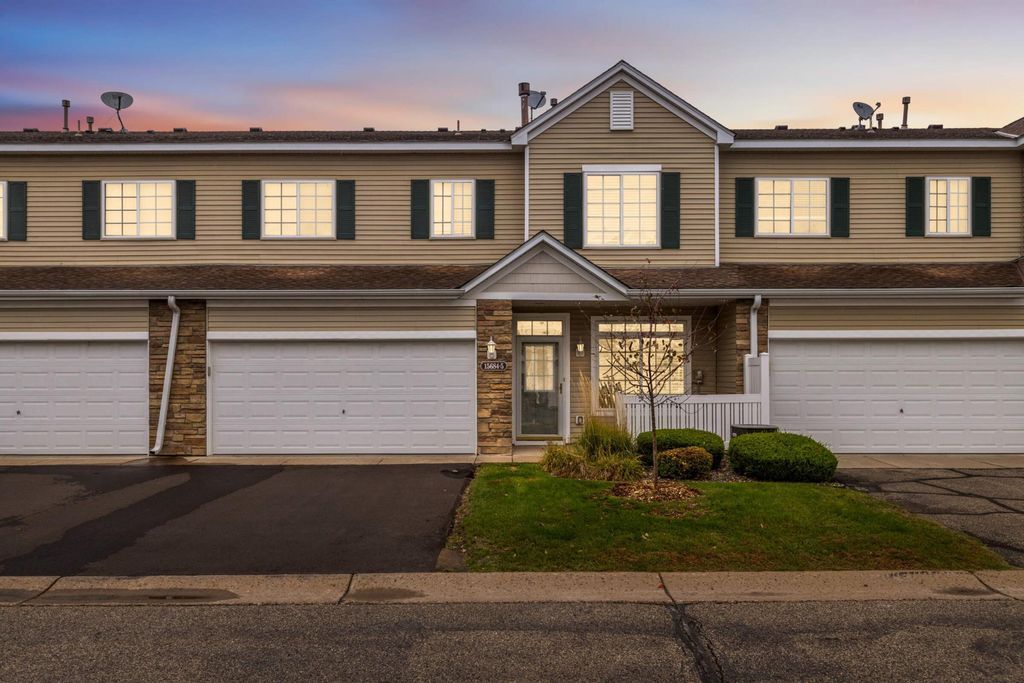 15684 Emerald Drive N 5, Hugo, MN 55038