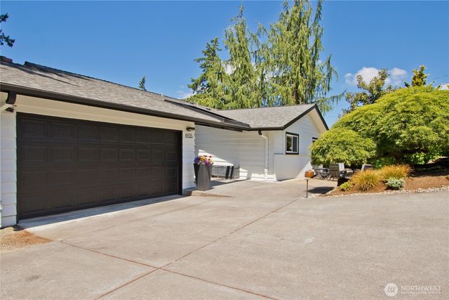 4935 116th Place SE, Bellevue, WA 98006