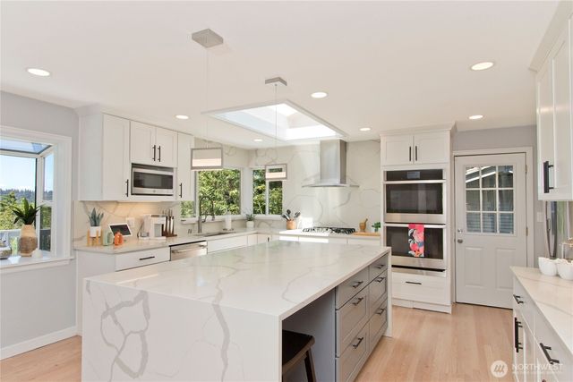 4935 116th Place SE, Bellevue, WA 98006