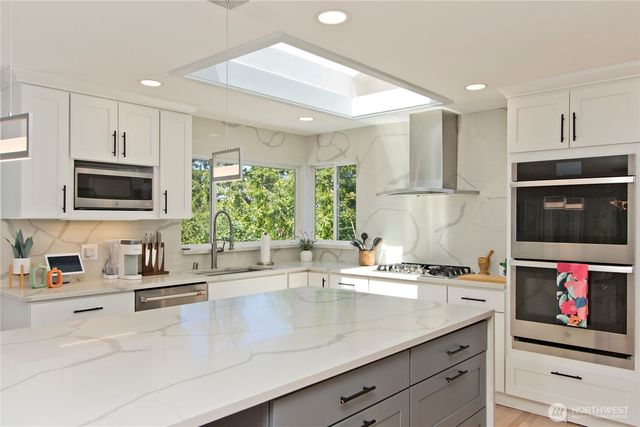 4935 116th Place SE, Bellevue, WA 98006