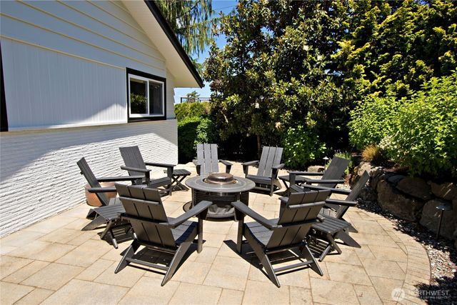 4935 116th Place SE, Bellevue, WA 98006