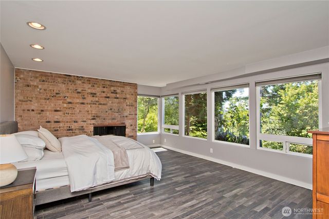 4935 116th Place SE, Bellevue, WA 98006