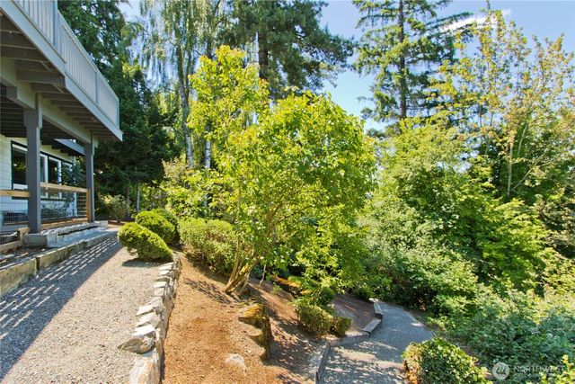 4935 116th Place SE, Bellevue, WA 98006