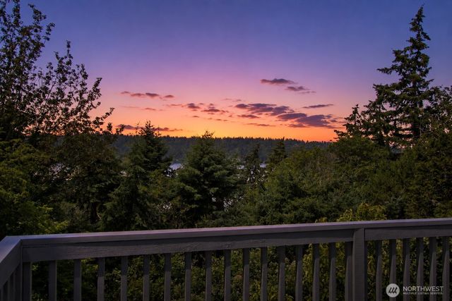 4935 116th Place SE, Bellevue, WA 98006