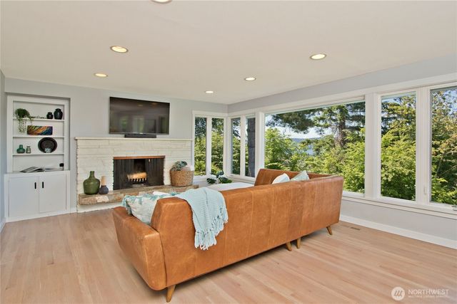 4935 116th Place SE, Bellevue, WA 98006