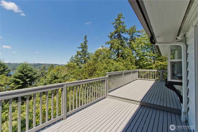 4935 116th Place SE, Bellevue, WA 98006
