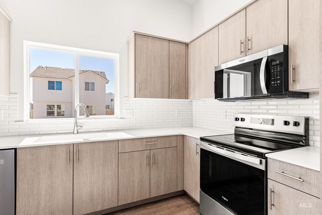 7481 W Newtown Dr, Eagle, ID 83616