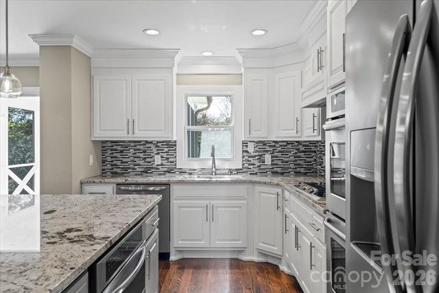 492 14th Avenue Avenue NE, Hickory, NC 28601