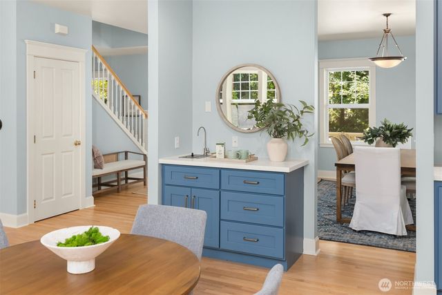 8363 NE Sumanee Place, Bainbridge Island, WA 98110