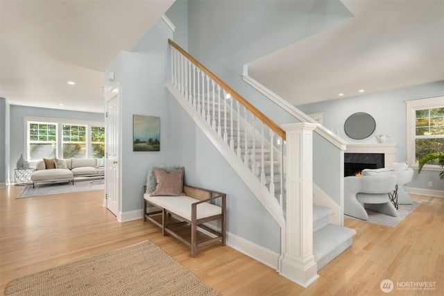 8363 NE Sumanee Place, Bainbridge Island, WA 98110