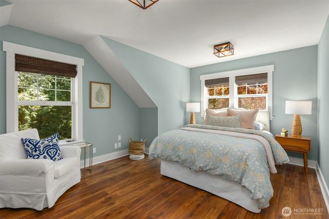 8363 NE Sumanee Place, Bainbridge Island, WA 98110
