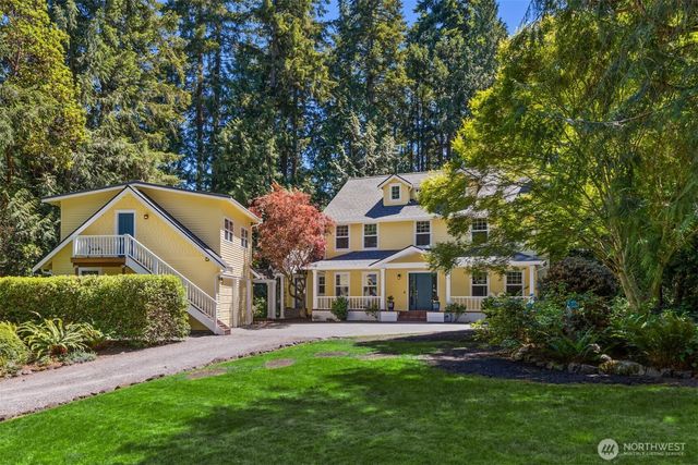 8363 NE Sumanee Place, Bainbridge Island, WA 98110
