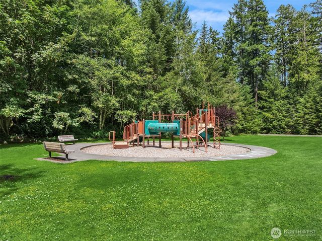 8363 NE Sumanee Place, Bainbridge Island, WA 98110