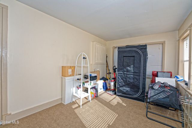 662 5th Avenue, Troy, NY 12182