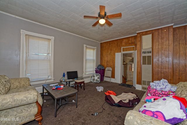 662 5th Avenue, Troy, NY 12182