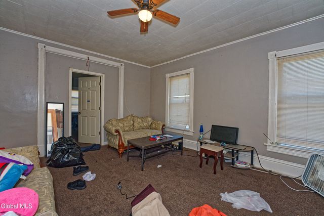 662 5th Avenue, Troy, NY 12182