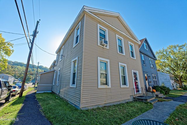 662 5th Avenue, Troy, NY 12182