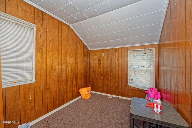 662 5th Avenue, Troy, NY 12182