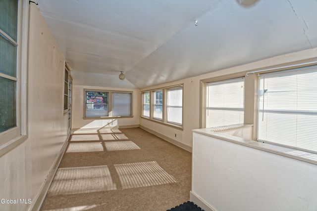 662 5th Avenue, Troy, NY 12182