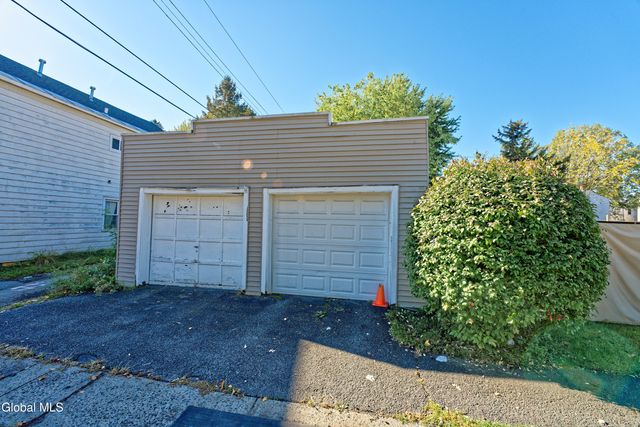 662 5th Avenue, Troy, NY 12182