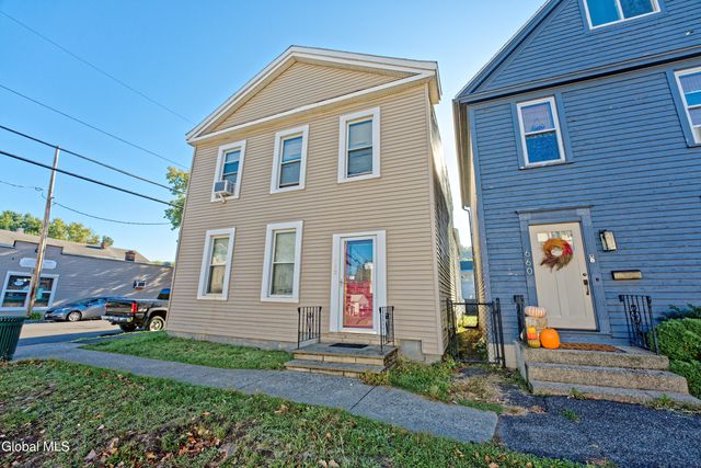 662 5th Avenue, Troy, NY 12182