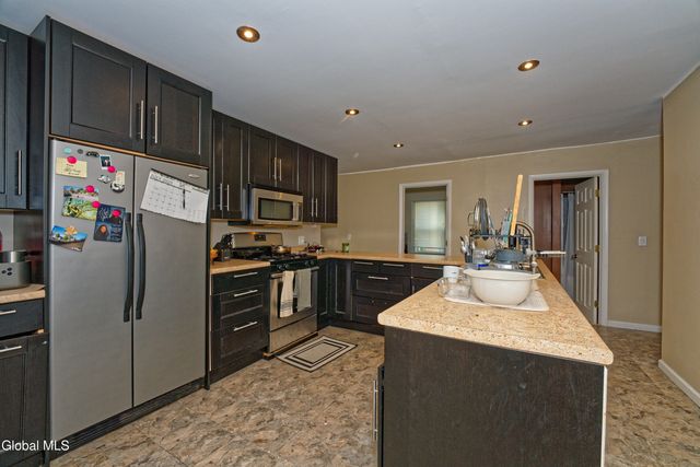 662 5th Avenue, Troy, NY 12182