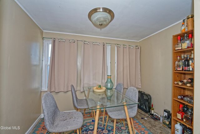 662 5th Avenue, Troy, NY 12182