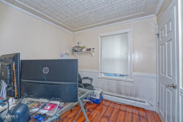 662 5th Avenue, Troy, NY 12182