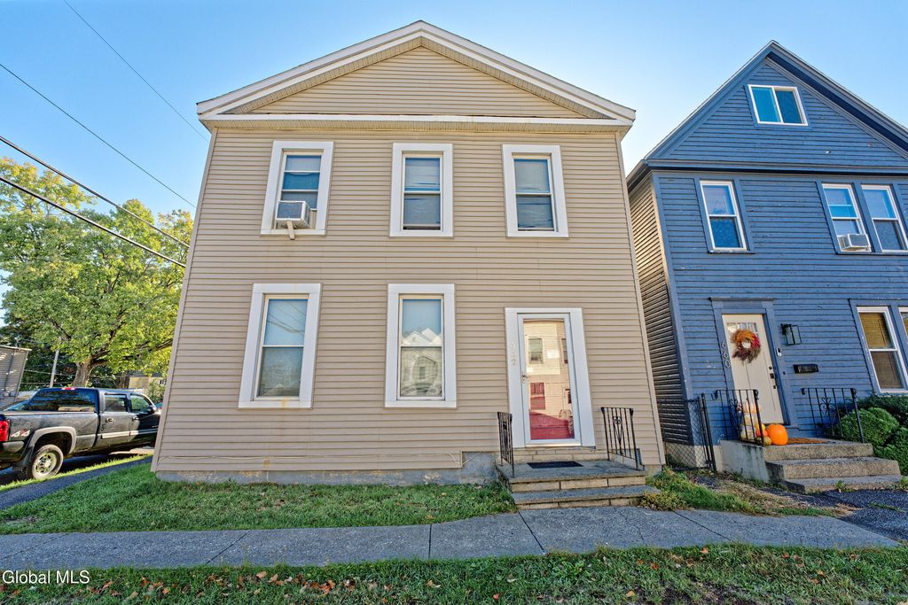 662 5th Avenue, Troy, NY 12182