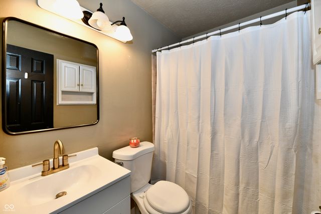 1132 Madrid Road, Greenwood, IN 46143