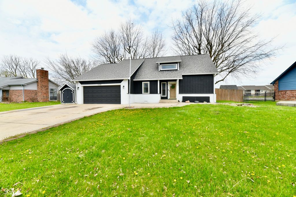 1132 Madrid Road, Greenwood, IN 46143