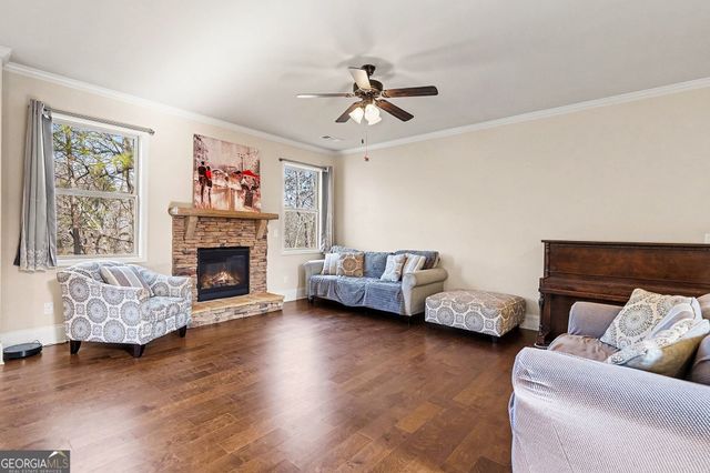 526 Blue Mountain, Canton, GA 30114