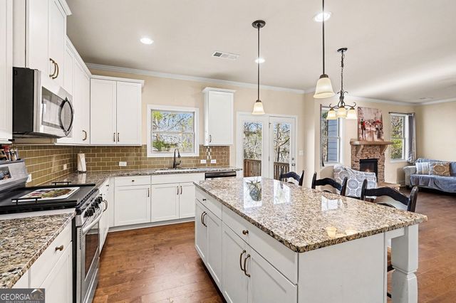 526 Blue Mountain, Canton, GA 30114