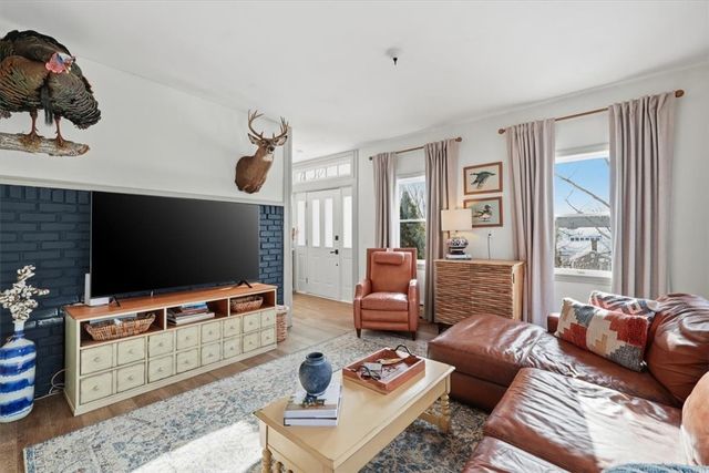 18 High Street, Scituate, RI 02831