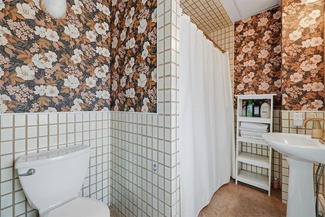 18 High Street, Scituate, RI 02831